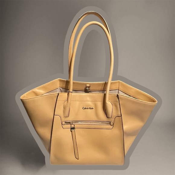 Calvin Klein: Vachetta Camel Tan Tote Bag • NEW WITH TAGS✨ - Picture 1 of 12